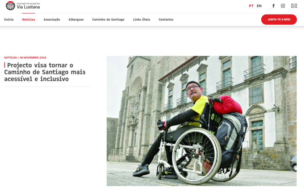 Articol pe site-ul Via Lusitana despre proiectul InCasa – O persoană în scaun cu rotile lângă o biserică.
