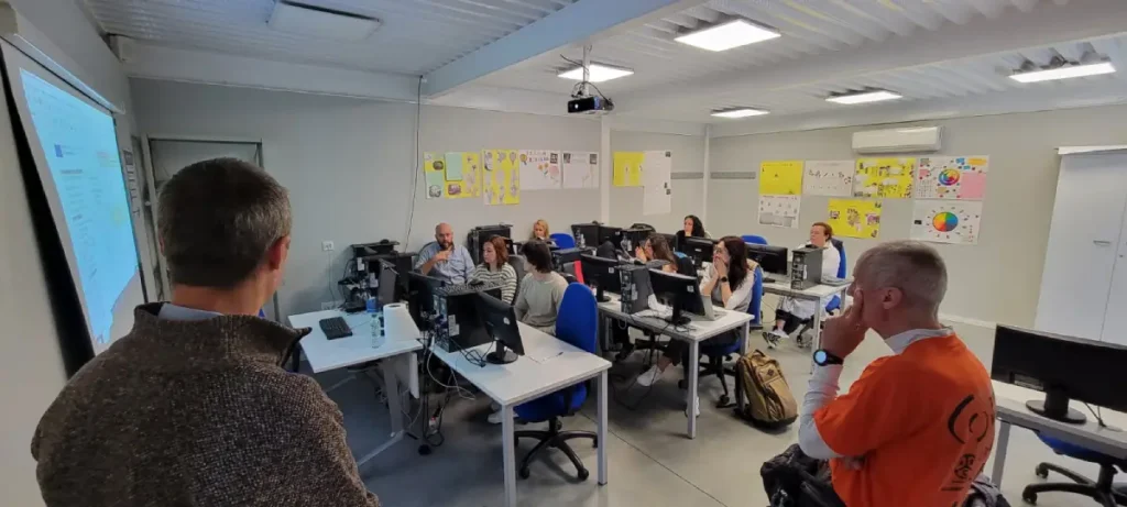 The project's partners discussing in a meeting room.